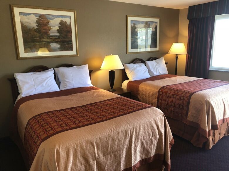 Hotel Travel Inn & Suites