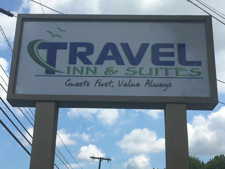 Hotel Travel Inn & Suites