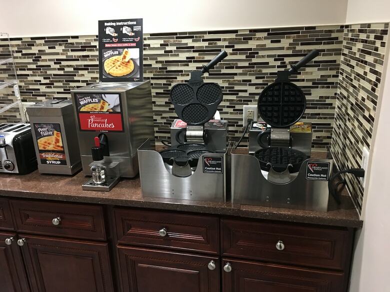 Hotel Travel Inn & Suites
