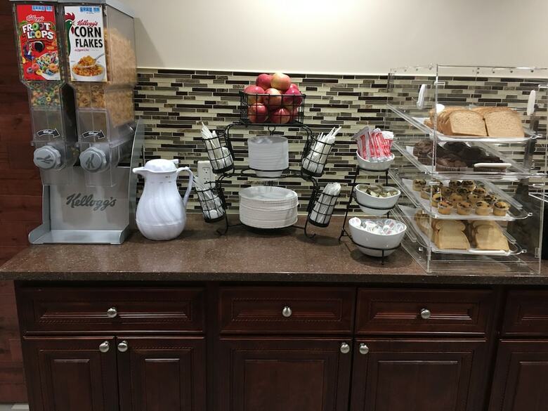 Hotel Travel Inn & Suites