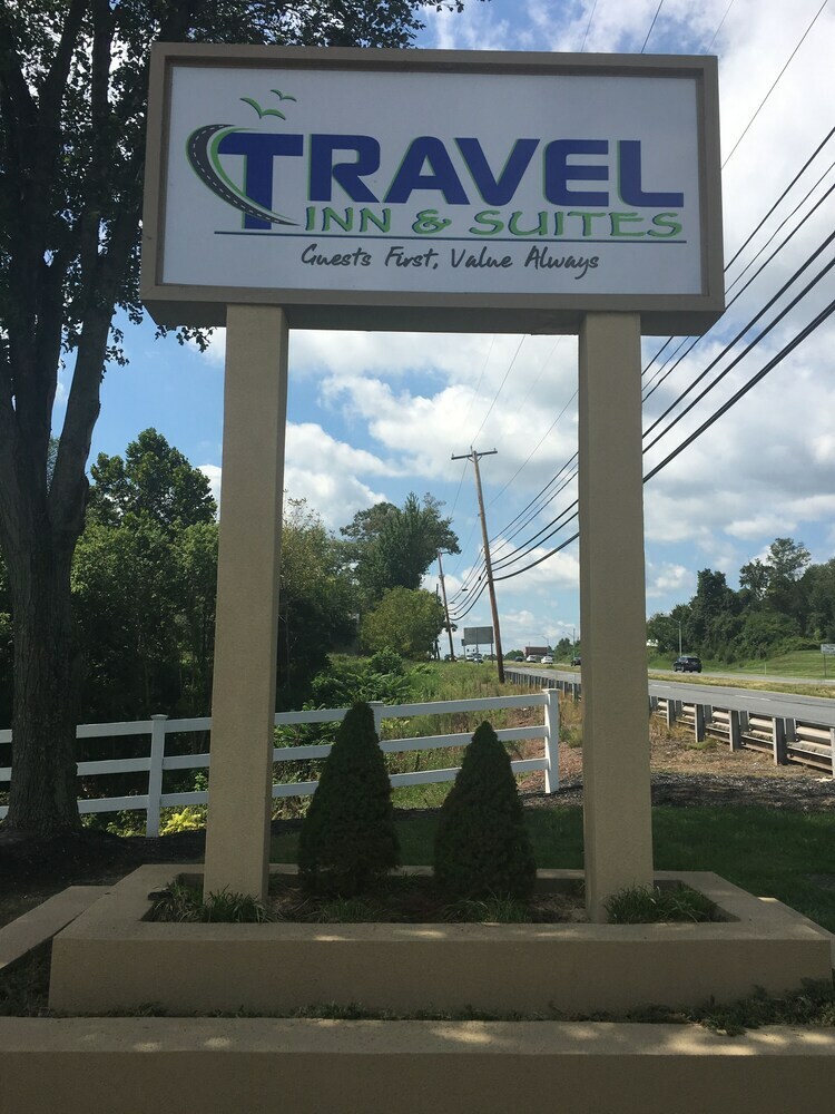 Hotel Travel Inn & Suites