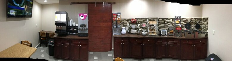 Hotel Travel Inn & Suites