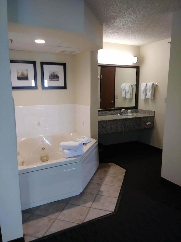 Hotel Americinn By Wyndham Windsor Ft. Collins