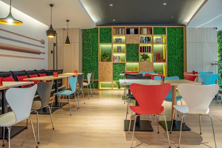 Ibis Xinzhou Qiyi Road Hotel