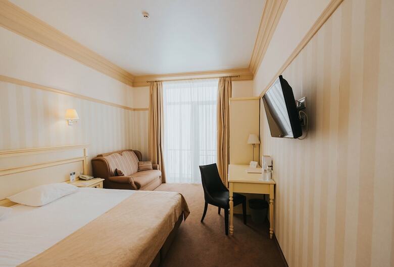 Premier Geneva Hotel