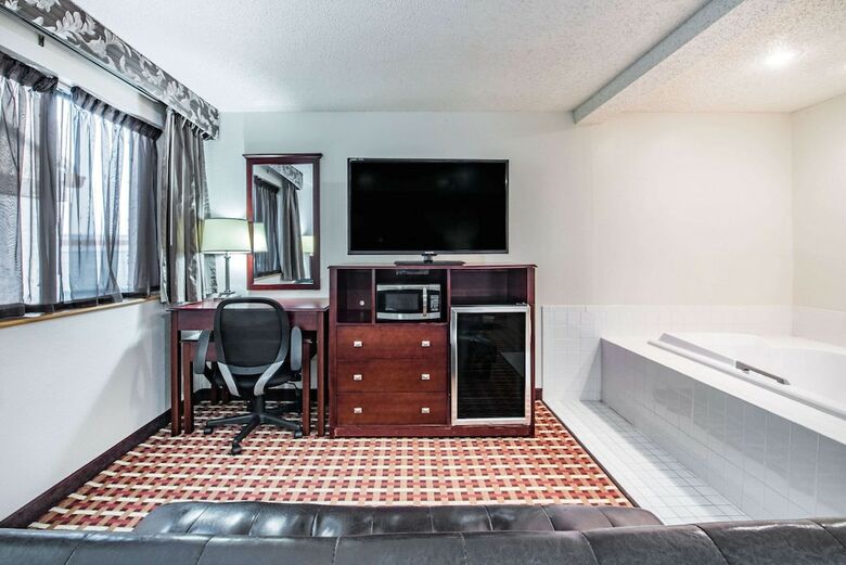 Motel Super 8 By Wyndham Harlingen Tx