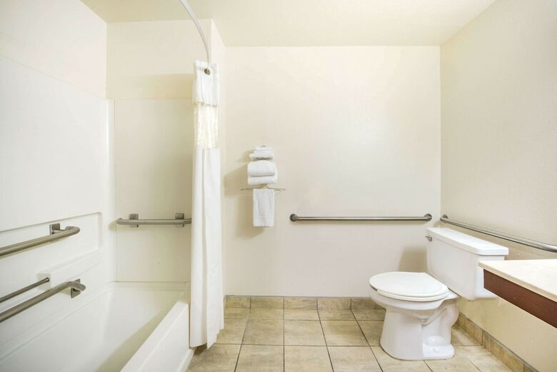Motel Super 8 By Wyndham Harlingen Tx