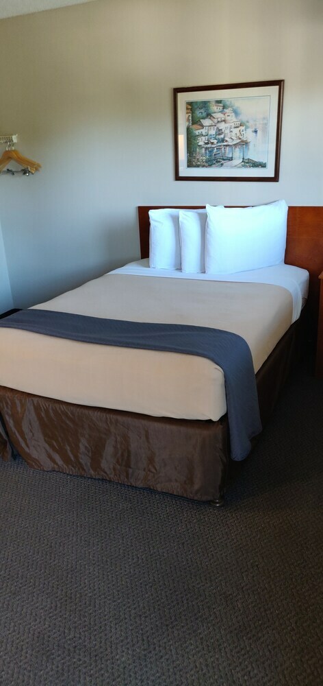 Suburban Extended Stay Hotel Airport