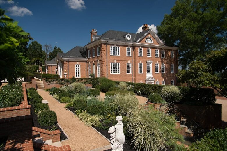 Hotel Albemarle Estate At Trump Winery