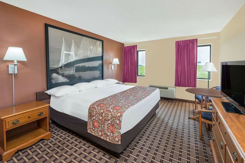 Motel Super 8 By Wyndham Charleston Mo