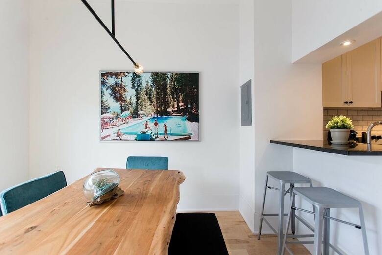 Apartamento Stylish & Unique 3 Bdr Flat With Parking!