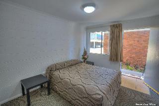 Hotel The Precinct Gladstone