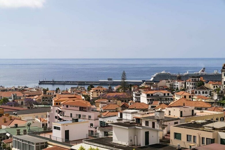 Quinta De�o I By An Island Apart
