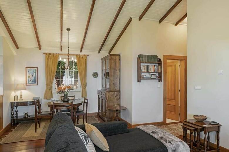 Quinta Dev�nia II - T�lia By An Island Apart