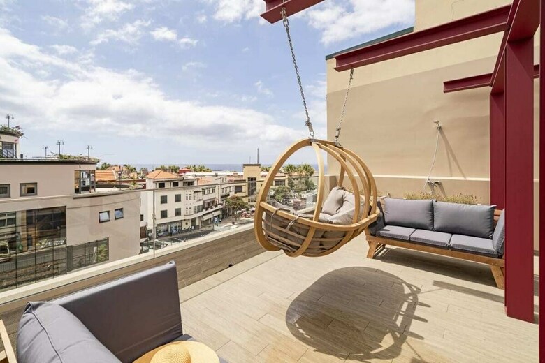 Drapes Design Apartments I By An Island Apart