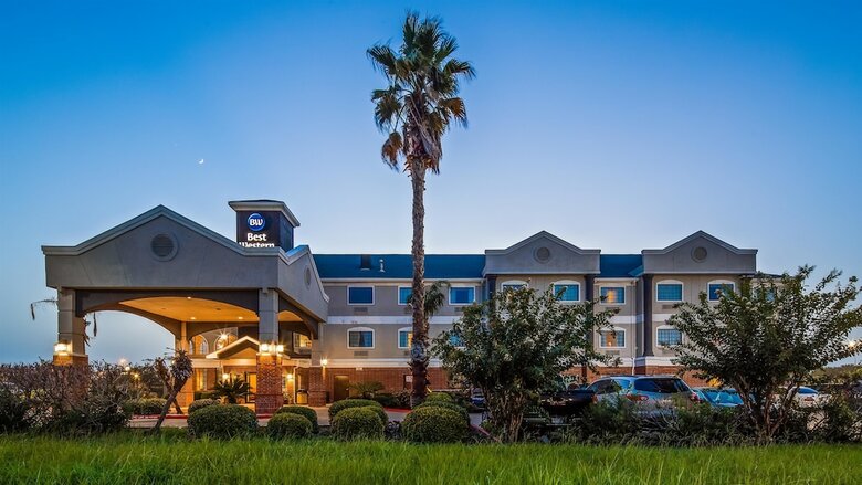Hotel Best Western Mainland Inn & Suites