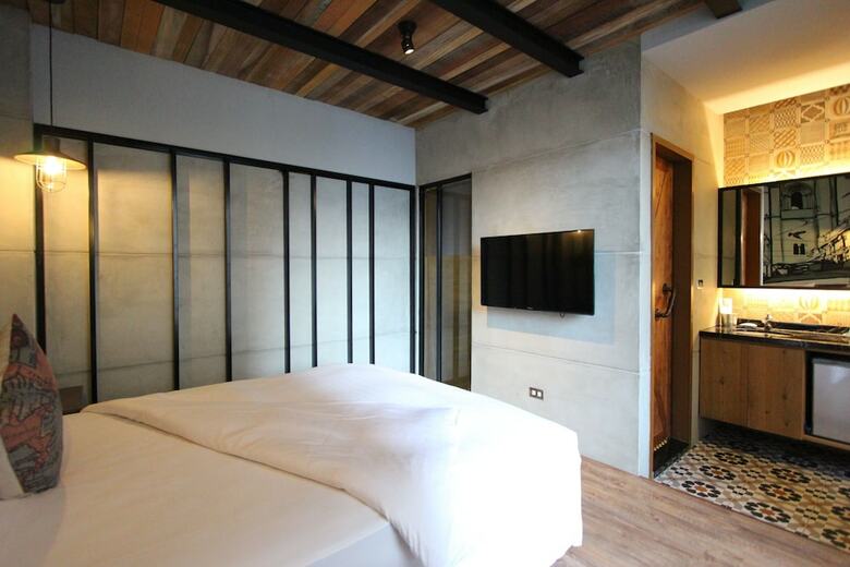 Hido Hotel II