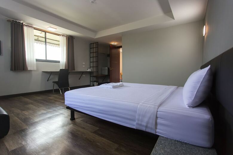 Iron Resort&hotel