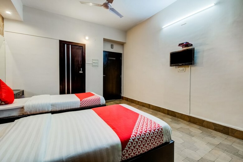 Oyo 14008 Hotel The Avenue