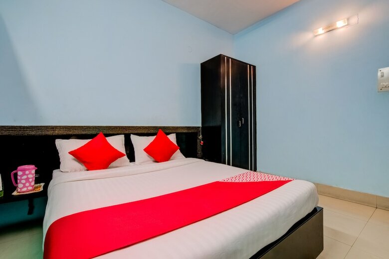 Oyo 14008 Hotel The Avenue