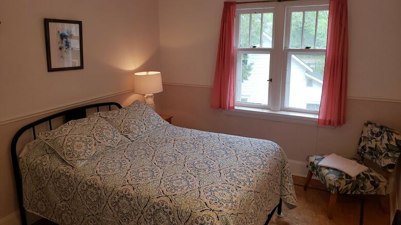 Hotel Miners Bay Lodge
