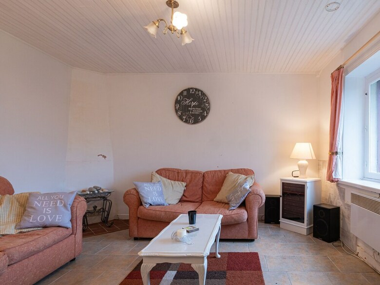 Decent Holiday Home Saint-servais With Garden