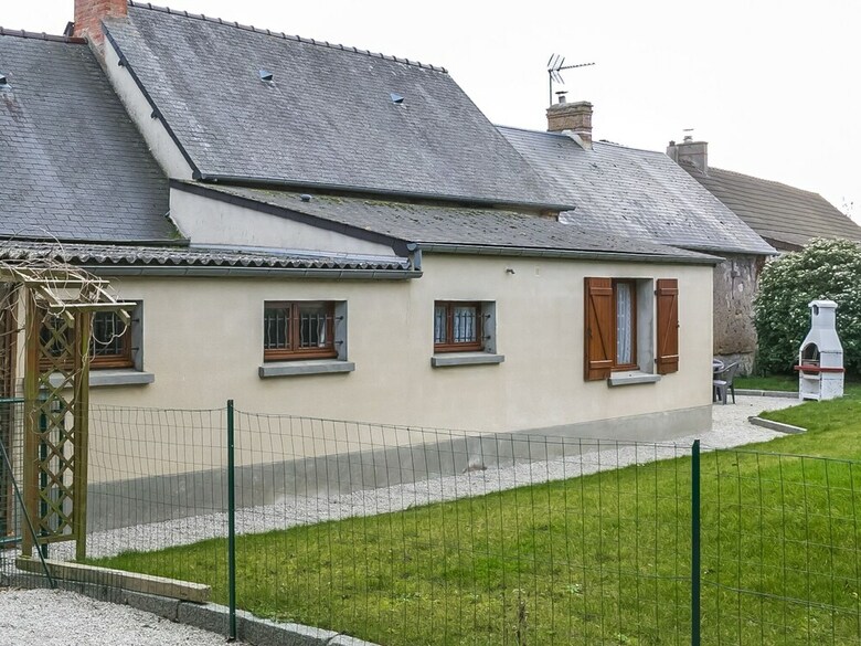 Rustic Holiday Home In M�autis With Garden