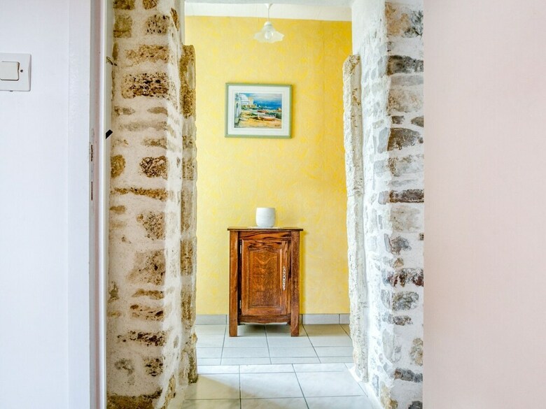 Rustic Holiday Home In M�autis With Garden
