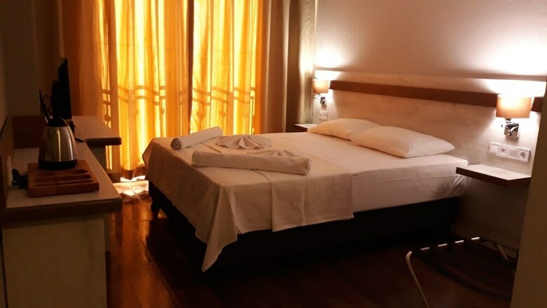 Kanyonvadi Hotel