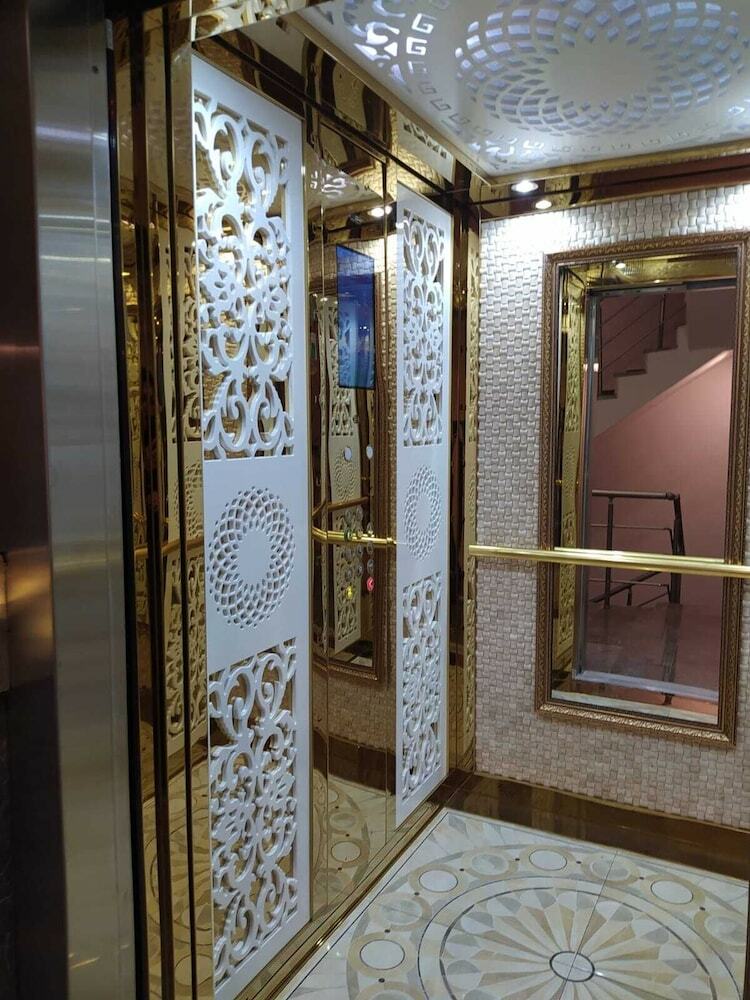 Kanyonvadi Hotel