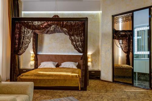 Khan-chinar Hotel