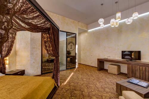 Khan-chinar Hotel