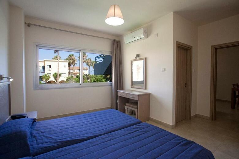 Hotel Macronissos Village Club