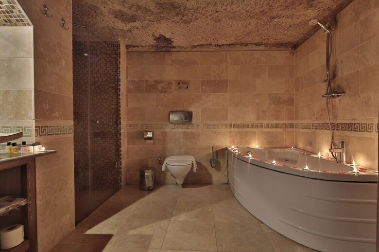 Hotel Shoestring Cave House