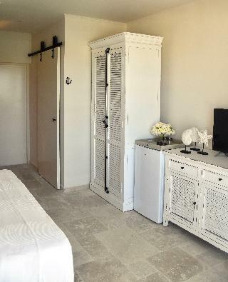 Ocean Breeze Boutique Hotel & Marina