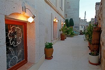 Blue Valley Cave Hotel