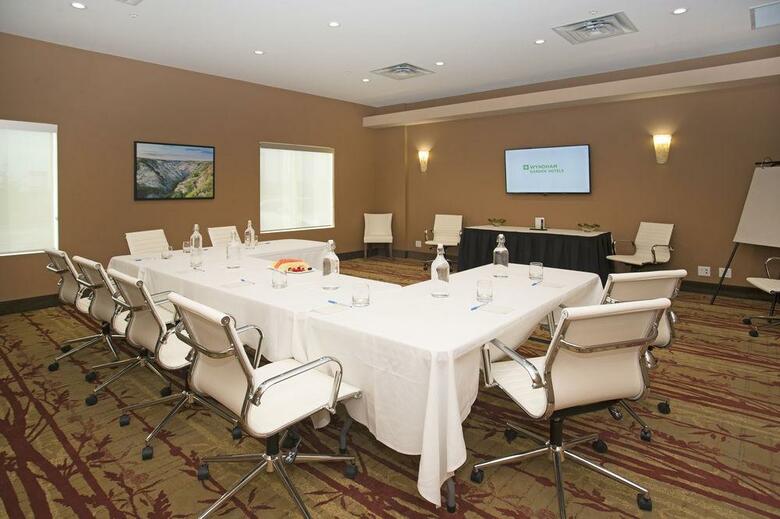 Hotel Wyndham Garden Calgary Airport