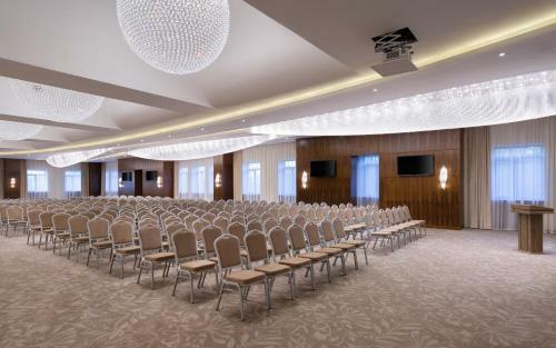 Hotel Doubletree By Hilton Almaty