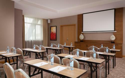 Hotel Doubletree By Hilton Almaty