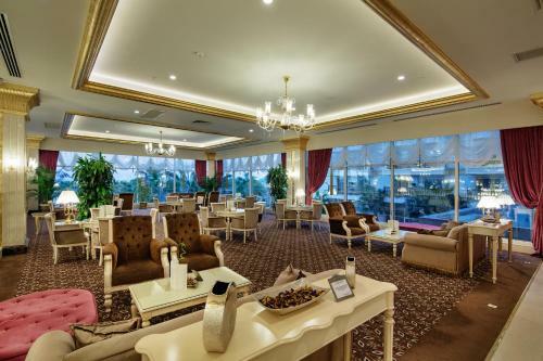 Hotel Crystal Palace Luxury Resort & Spa