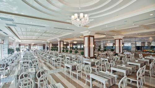 Hotel Crystal Palace Luxury Resort & Spa