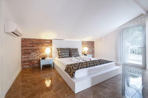 Morina Deluxe Hotel