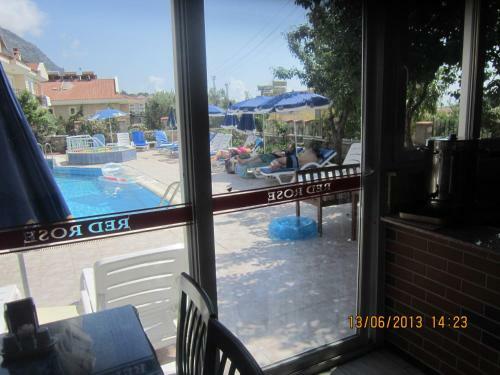 Red Rose Hotel