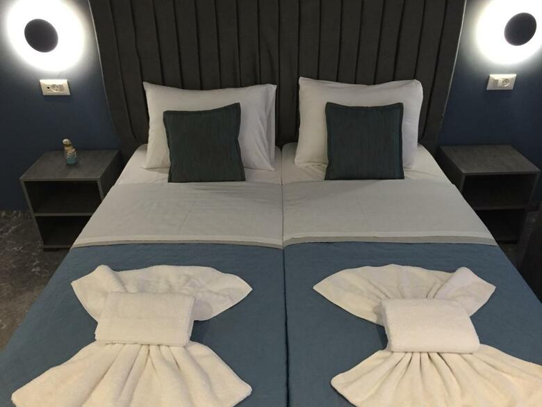 Adamakis Hotel