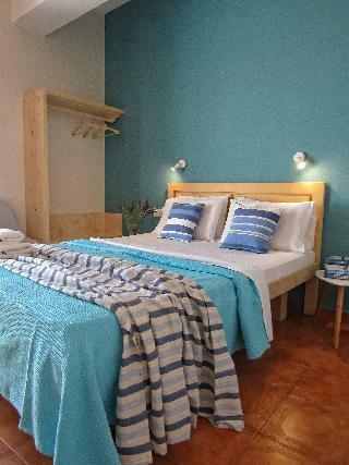 Apartamentos Perdika Mare Guesthouse & Caf�