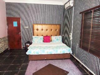Hotel Topaz Luxury Suites & Apartments