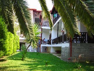 Hotel Pella House Studios & Apartments