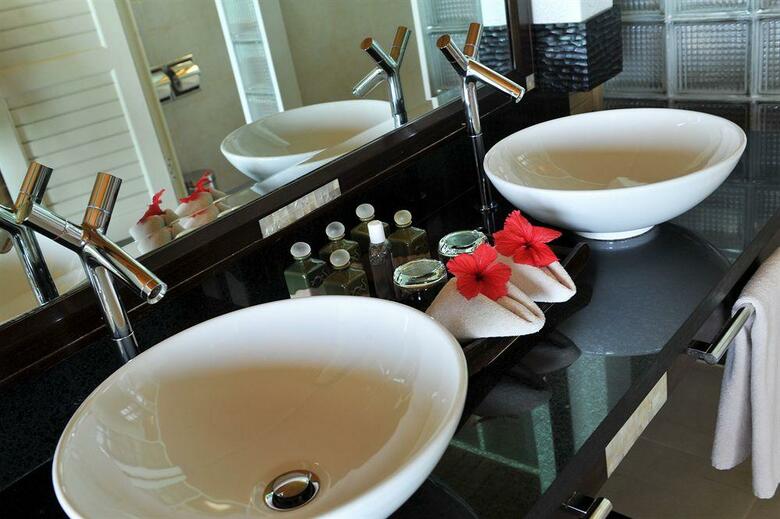 Hotel Komandoo Maldives Island Resort