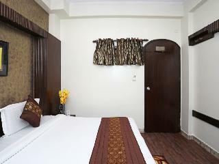 Oyo 11599 Hotel Hi Life