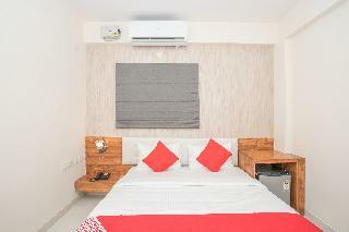 Hotel Oyo 12045 Pinewood Premium Suites